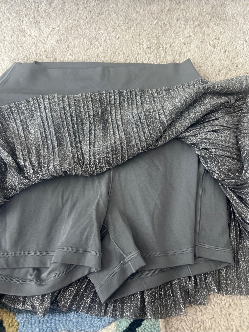 NWOT offline by aerie silver sparkle workout skort medium - Picture 4 of 4